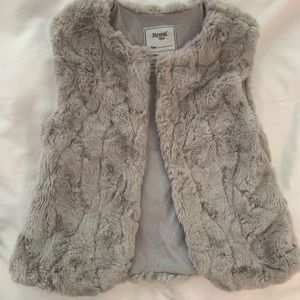 Faux fur vest. Mayoral 5/110 cm